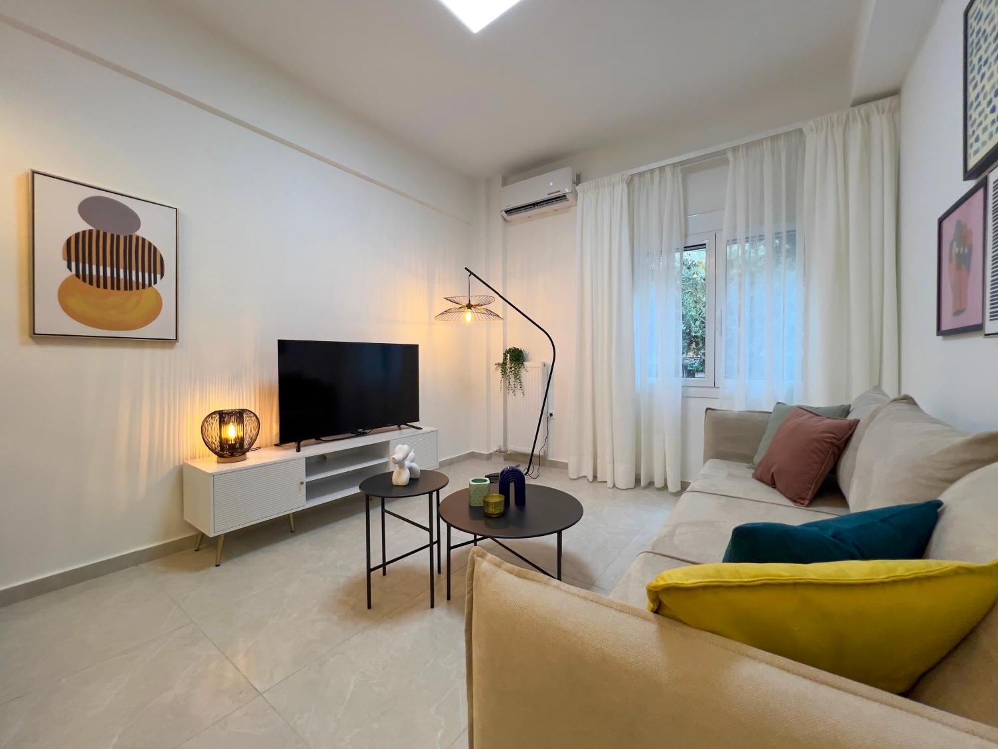 Roomy Home In Ilisia Athena Bagian luar foto